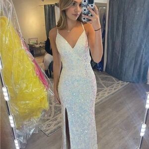 Primavera Couture Lace Beaded V-Neck Gown Size 2